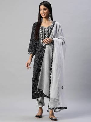 Black zari cotton salwar 1