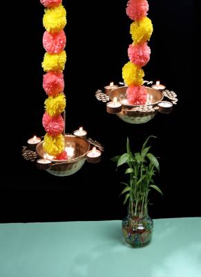 Hanging Peacock Uruli witn Garland Set of 6 1