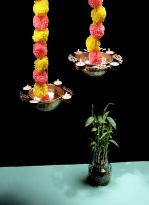 Hanging Peacock Uruli witn Garland Set of 6 2