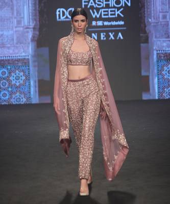 Wine bustier with pants and cape 1