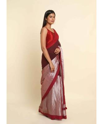 Suta Maroon Colourblocked Cotton Blend Saree 8