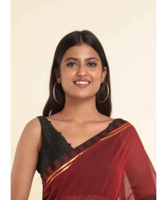 Suta Red Solid Cotton Blend Saree 3