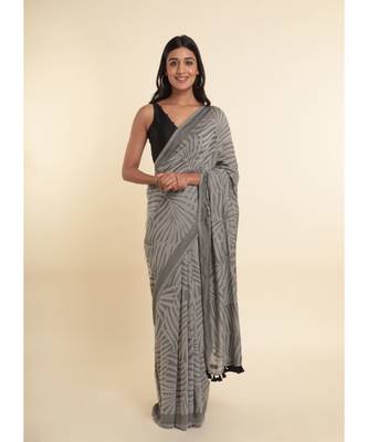 Suta Grey Printed Cotton Blend Saree 3
