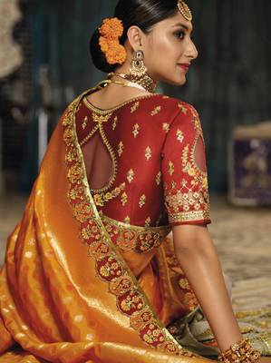 Beige woven silk saree with blouse 2