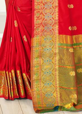 Red woven silk saree with blouse 3