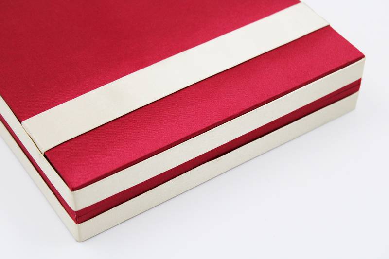 atorakushon Satin Jewellery Organizer Necklaces Locker Box for Women and Girls for Earring Ring Travel Storage (Maroon)