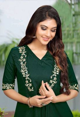 Trendmalls Dark-green embroidered cotton cotton Party Wear Festive Casual Wedding CHIKANKARI Premium Kurtis & Kurta  6