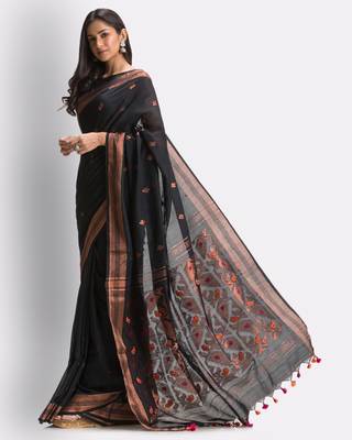 Black hand woven cotton saree with blouse 4