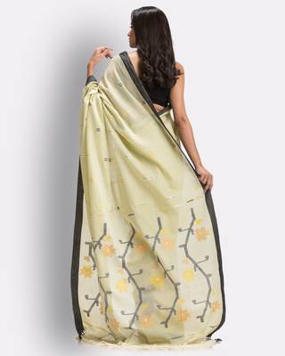 Cream hand woven cotton saree with blouse 4