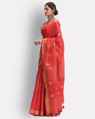 Red hand woven cotton saree with blouse 3