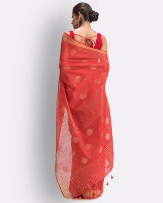 Red hand woven cotton saree with blouse 4