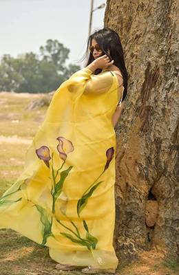 Yellow Organza Digital Printed Saree With Blouse Piece. 2