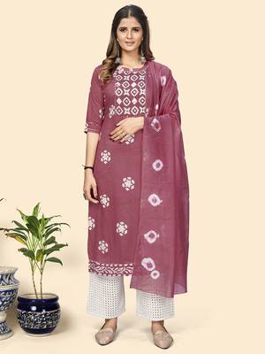Vbuyz Women'S Batik Print & Mirror Straight Chanderi Magenta Stitched Kurta With Dupatta 1