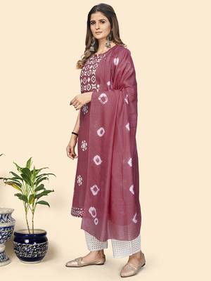 Vbuyz Women'S Batik Print & Mirror Straight Chanderi Magenta Stitched Kurta With Dupatta 4