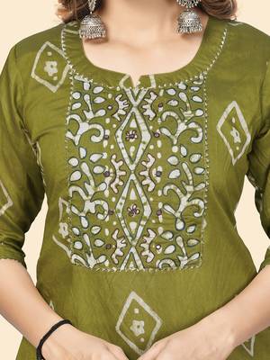 Vbuyz Women'S Batik Print & Mirror Straight Chanderi Parrot Green Stitched Kurta With Dupatta 7