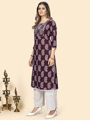 Vbuyz Women'S Print & Sequience Straight Cotton Purple Stitched Kurta 4