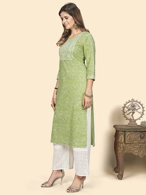 Vbuyz Women'S Print & Sequience Straight Cotton Pista Stitched Kurta 4