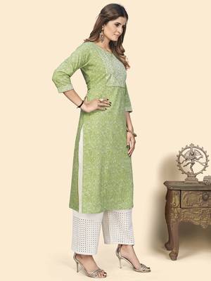 Vbuyz Women'S Print & Sequience Straight Cotton Pista Stitched Kurta 5