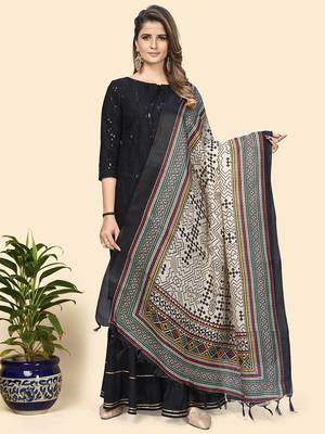 Vbuyz Women'S Art Silk Black & Cream Coloured Wowen Design Dupatta 4