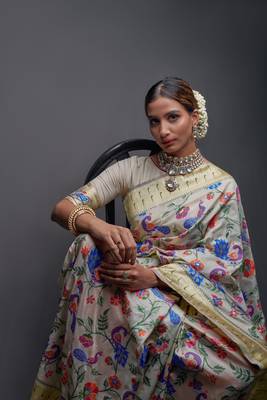Off white woven silk saree with blouse 2