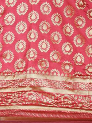 Pink woven banarasi silk saree with blouse 4