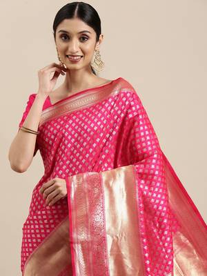 Magenta woven banarasi silk saree with blouse 3