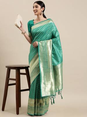 Green woven banarasi silk saree with blouse 1
