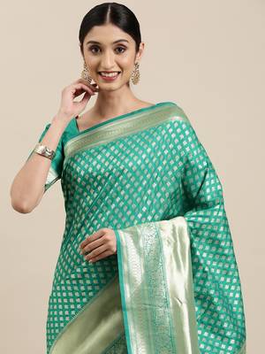 Green woven banarasi silk saree with blouse 3