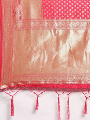 Pink woven banarasi silk saree with blouse 5