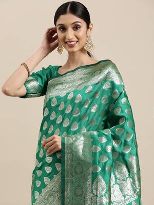 Green woven banarasi silk saree with blouse 3