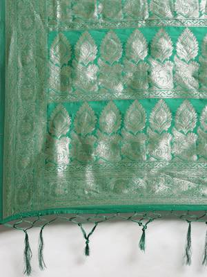 Green woven banarasi silk saree with blouse 5
