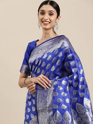 Blue woven banarasi silk saree with blouse 3