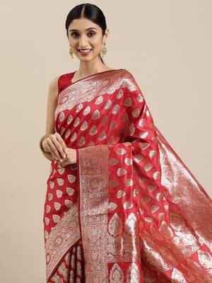Red woven banarasi silk saree with blouse 3