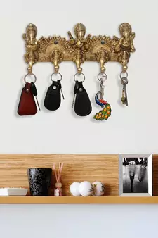 eCraftIndia Musician Lord Ganesha Handcrafted Brass Key Holder with 5 Knobs