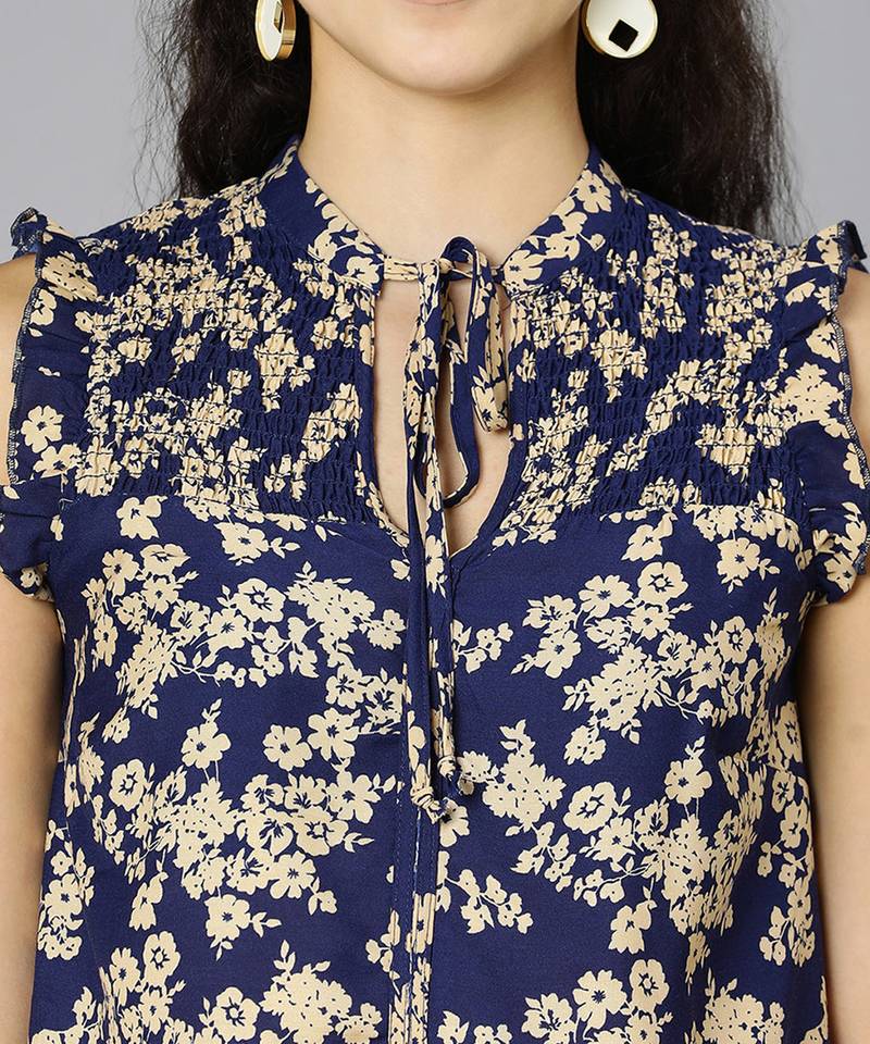 Crispy blue floral print smocked women top