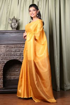 This is   Yellow Blended Silk duel tone saree from Charukriti 2