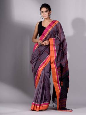 This is   Graphite Grey Cotton soft handwoven saree with duel bordar from Charukriti 4