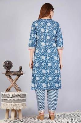 Women's Straight Kurti with pant and Dupatta set 2