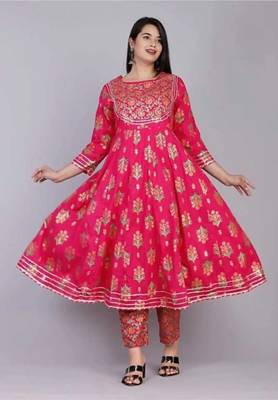 Women's Gold Printed Kurti Pant with dupatta set 3