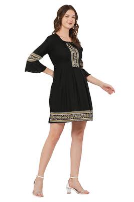 PAVONINE Black Color Rayon Fabric Printed Short Midi 3