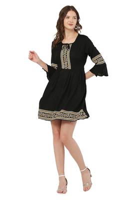 PAVONINE Black Color Rayon Fabric Printed Short Midi 4