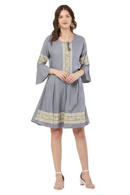 PAVONINE Grey Color Rayon Fabric Printed Short Midi 1