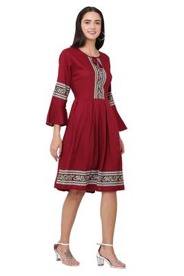 PAVONINE Maroon Color Rayon Fabric Printed Short Midi 4
