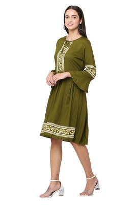 PAVONINE Mehandi Green Color Rayon Fabric Printed Short Midi 3