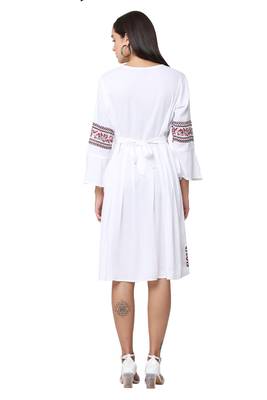PAVONINE White Color Rayon Fabric Printed Short Midi 2