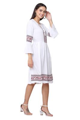 PAVONINE White Color Rayon Fabric Printed Short Midi 3