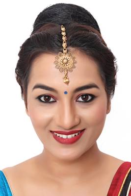 Gold diamond maang-tikka 2
