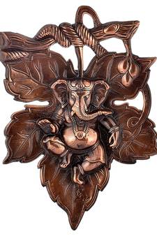 Handicraft god Ganesh Metal Wall Hanging with Leaf Design