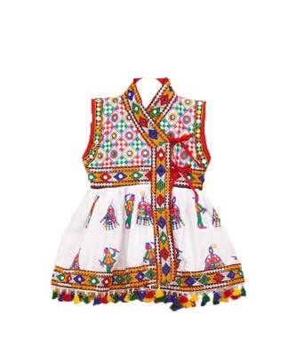Banjara India Sleeveless Mirror Work Embroidered Kedia Set - White (KD-RGR-White-26) 2