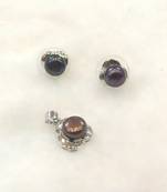 Black pearl pendants